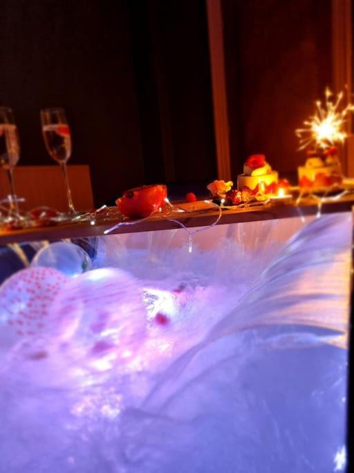 Royal Room Jacuzzi Haut De Gamme Centre Ville Мюлуз Экстерьер фото