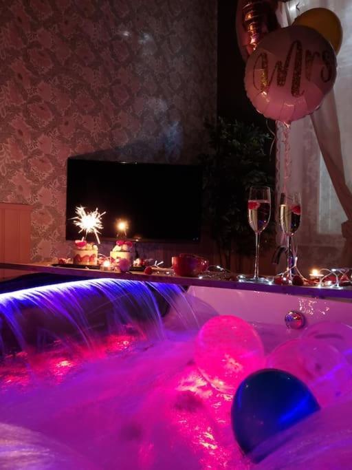 Royal Room Jacuzzi Haut De Gamme Centre Ville Мюлуз Экстерьер фото